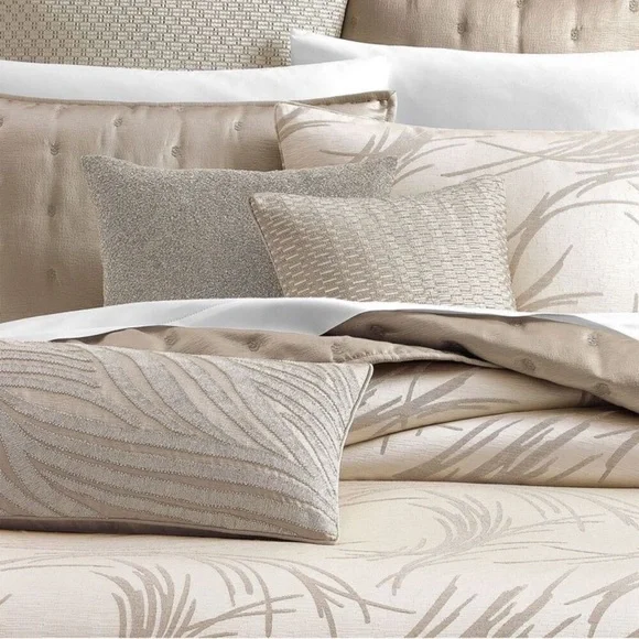 Hudson Park Collection Elegant Cream and Tan King Bedding Set - Picture 2 of 3